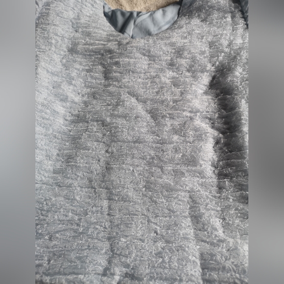 Chic top - Picture 2 of 10